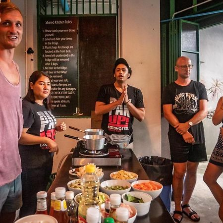 Pak-Up Hostel Краби Экстерьер фото